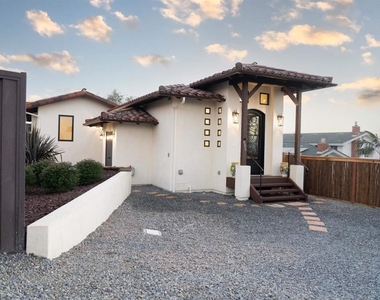 606 Camino De Orchidia - Photo Thumbnail 1