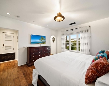 7344 Olivetas Ave - Photo Thumbnail 32