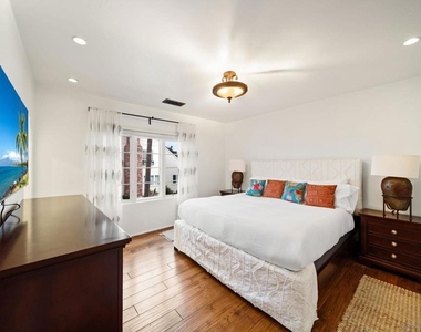 7344 Olivetas Ave - Photo Thumbnail 31