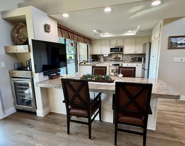 205 Las Lomas - Photo Thumbnail 6