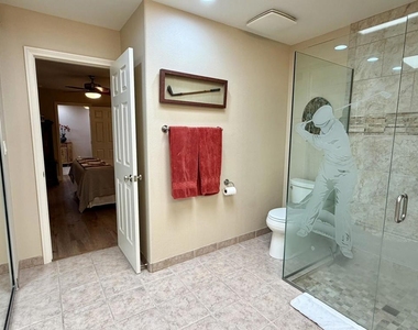 205 Las Lomas - Photo Thumbnail 12