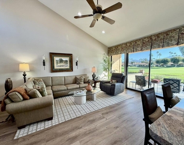 205 Las Lomas - Photo Thumbnail 4