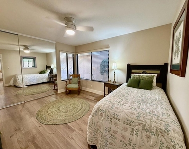 205 Las Lomas - Photo Thumbnail 14