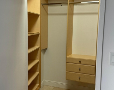 16275 Collins Avenue - Photo Thumbnail 19