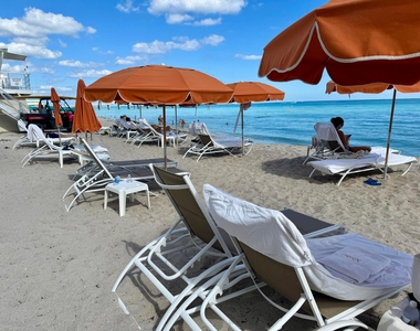 16275 Collins Avenue - Photo Thumbnail 20