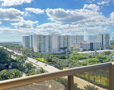 16275 Collins Avenue - Photo Thumbnail 2