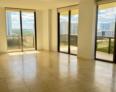 16275 Collins Avenue - Photo Thumbnail 7