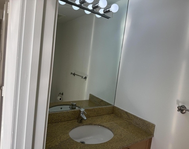 16275 Collins Avenue - Photo Thumbnail 8