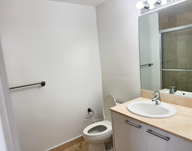 16275 Collins Avenue - Photo Thumbnail 18