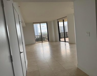 16275 Collins Avenue - Photo Thumbnail 29