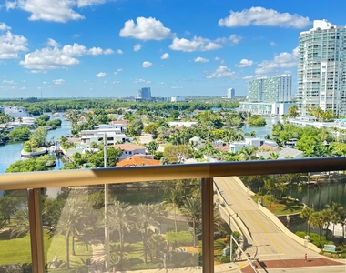 16275 Collins Avenue - Photo Thumbnail 3
