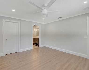 135 Se 28th Court - Photo Thumbnail 28