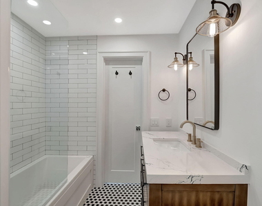135 Se 28th Court - Photo Thumbnail 25