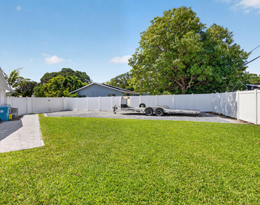 135 Se 28th Court - Photo Thumbnail 60