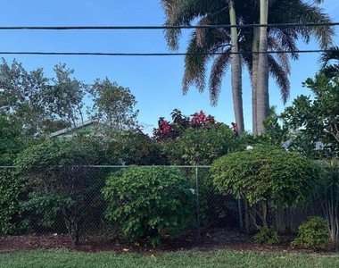 3362 Cynthia Lane - Photo Thumbnail 17
