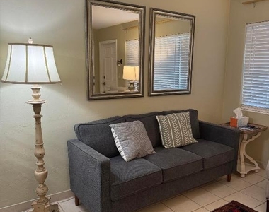3362 Cynthia Lane - Photo Thumbnail 4