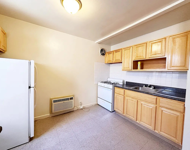 35-15 Leverich Street - Photo Thumbnail 1