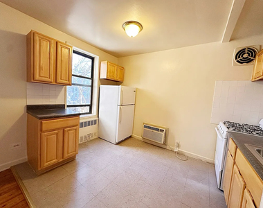 35-15 Leverich Street - Photo Thumbnail 3