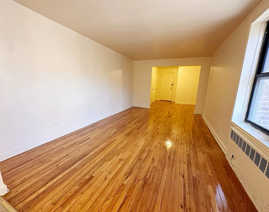 35-15 Leverich Street - Photo Thumbnail 4
