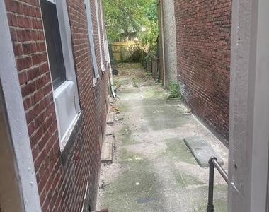 2843 N 12th Street - Photo Thumbnail 11