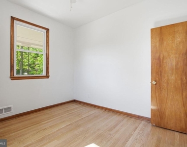 2301 Bayside Drive - Photo Thumbnail 20