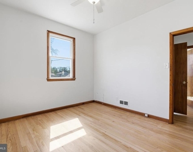 2301 Bayside Drive - Photo Thumbnail 15