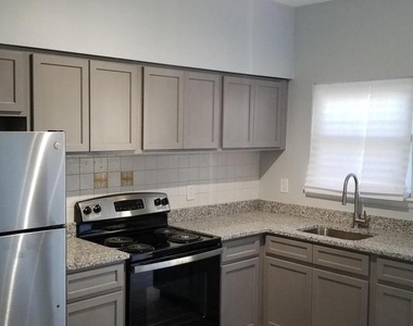 1624 W Lexington Street - Photo Thumbnail 15