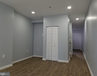 1624 W Lexington Street - Photo Thumbnail 2
