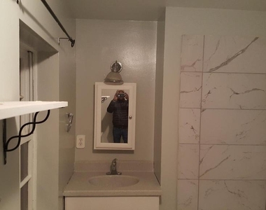 624 Stirling Street - Photo Thumbnail 7