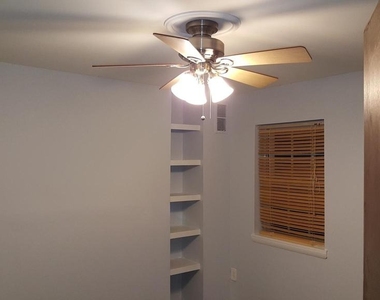 624 Stirling Street - Photo Thumbnail 4