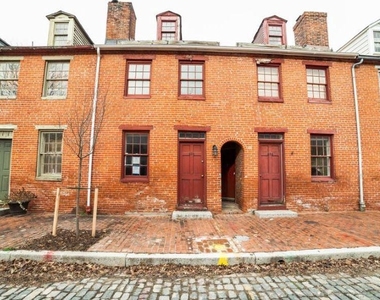 624 Stirling Street - Photo Thumbnail 2