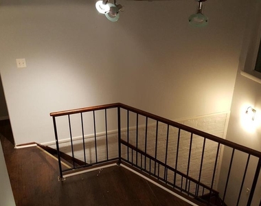 624 Stirling Street - Photo Thumbnail 14