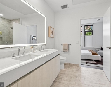 2650 Woodley Road Nw - Photo Thumbnail 8