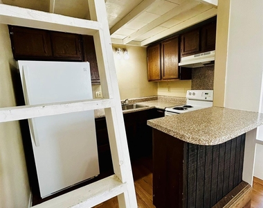 1000 W 26th St - Photo Thumbnail 9