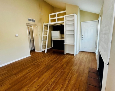 1000 W 26th St - Photo Thumbnail 6