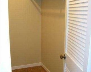 1000 W 26th St - Photo Thumbnail 4