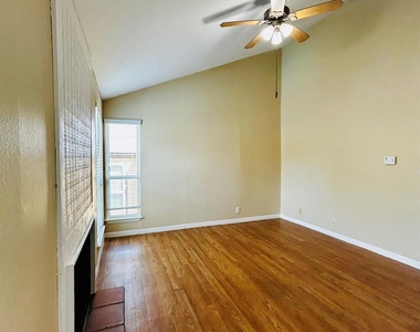 1000 W 26th St - Photo Thumbnail 5