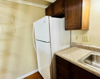 1000 W 26th St - Photo Thumbnail 11