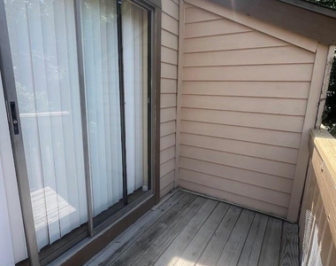 2210 Pearl St - Photo Thumbnail 16