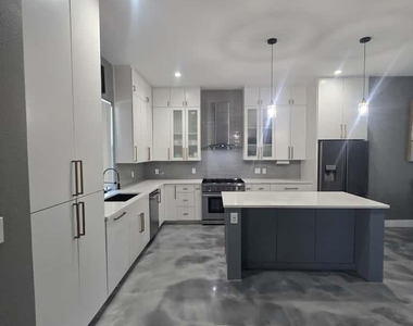 724 Ramsey Ave - Photo Thumbnail 10