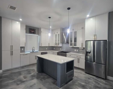 724 Ramsey Ave - Photo Thumbnail 11