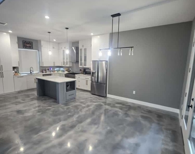 724 Ramsey Ave - Photo Thumbnail 6