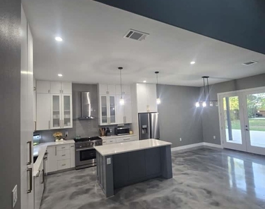 724 Ramsey Ave - Photo Thumbnail 7