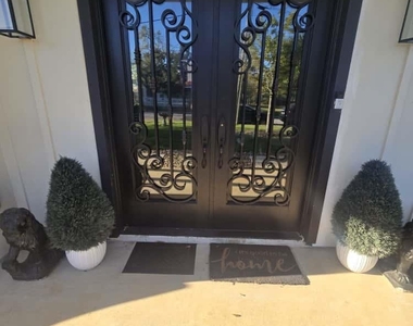 724 Ramsey Ave - Photo Thumbnail 2