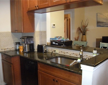 915 W 23rd St - Photo Thumbnail 7