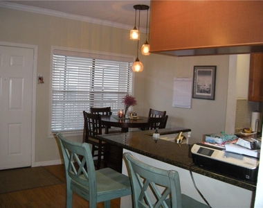 915 W 23rd St - Photo Thumbnail 9