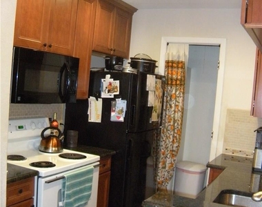 915 W 23rd St - Photo Thumbnail 5