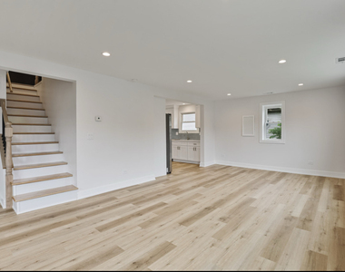 9705 Oak Park Avenue - Photo Thumbnail 25