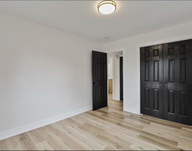 9705 Oak Park Avenue - Photo Thumbnail 20