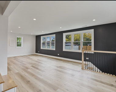 9705 Oak Park Avenue - Photo Thumbnail 26